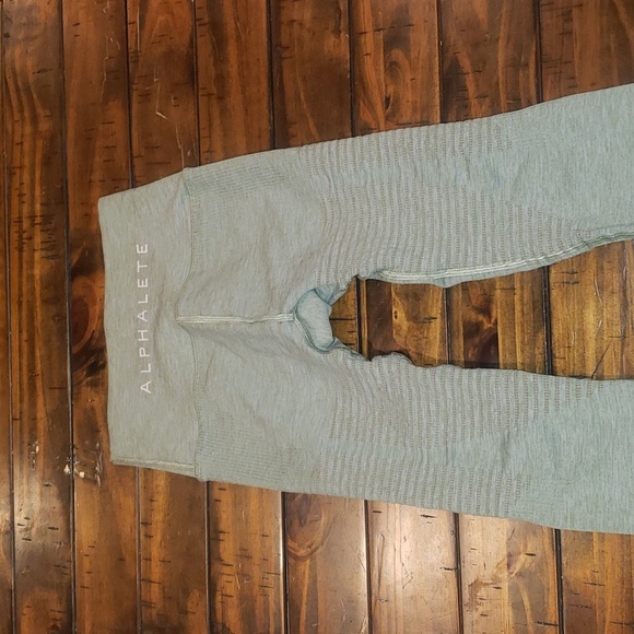 Alphalete halo leggings - Picture 8 of 9